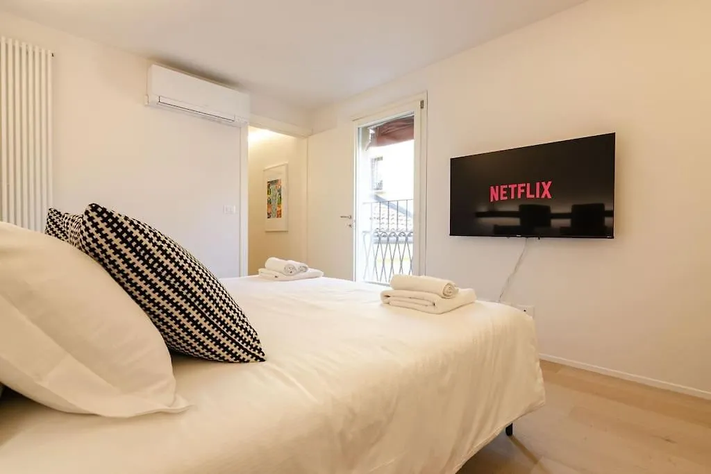 Asinelli Luxury Apartment Bologna