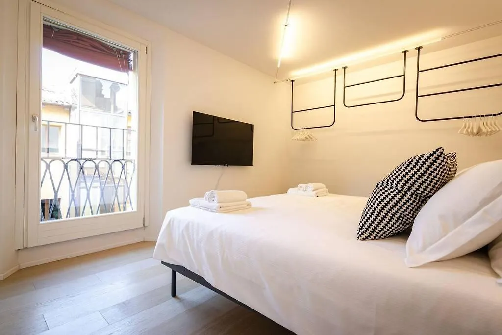 Asinelli Luxury Apartment Bologna